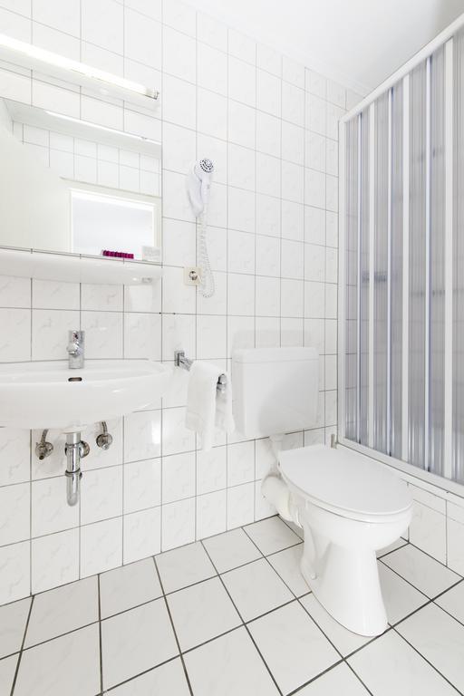 Hotel Buergerhof Кьолн Стая снимка