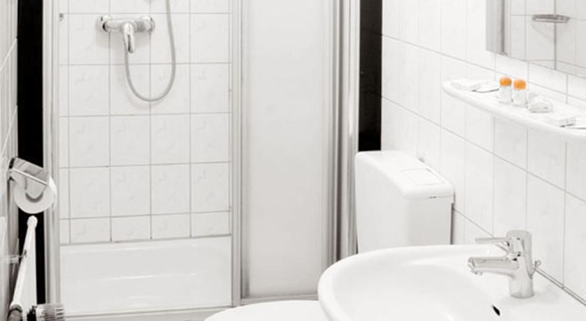 Hotel Buergerhof Кьолн Екстериор снимка